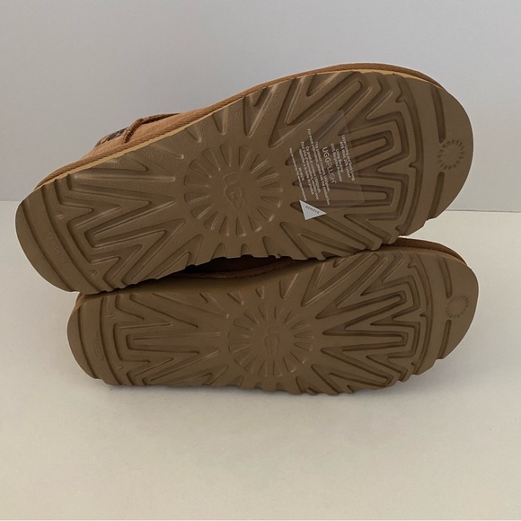 UGG Classic Mini Boots Graphic Chestnut 7 NEW in Box - Picture 5 of 10